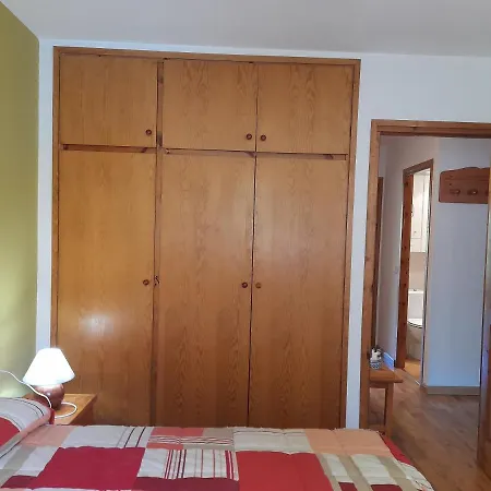 Con Jardin Isard 4 Apartment